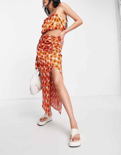 Topshop – Czerwona marszczona spódnica midi z rozcięciem na przodzie i wzorem w maki – część zestawu