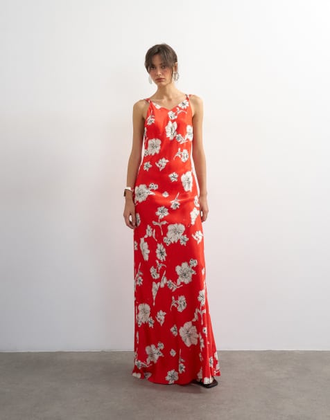 Topshop – Czerwona satynowa sukienka maxi ze skręconymi ramiączkami w kwiatowy wzór - view 1
