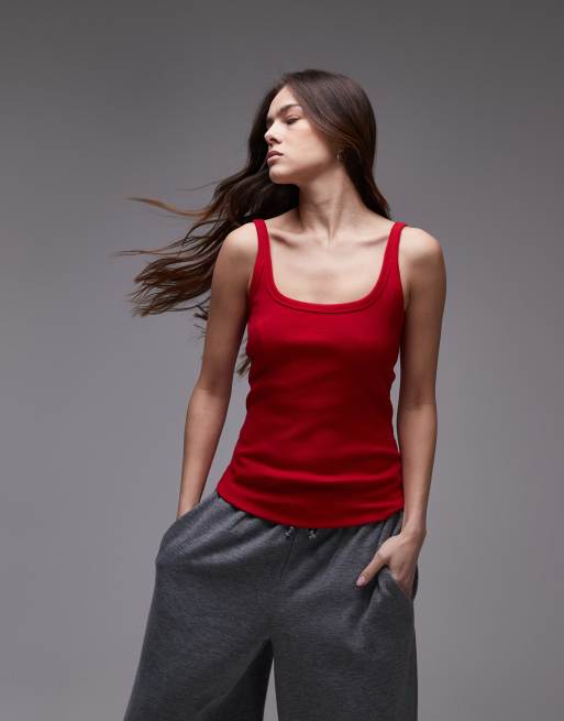 Topshop – Czerwony prążkowany top na wąskich ramiączkach z dekoltem w kształcie litery U