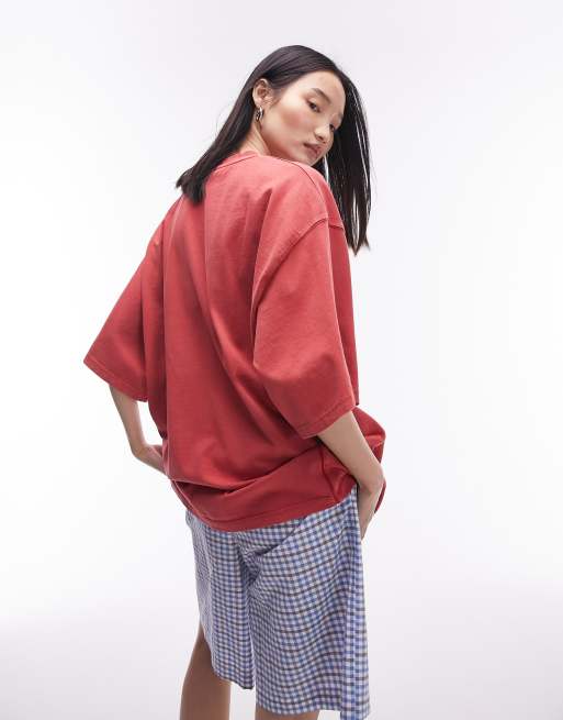 Topshop – Czerwony sprany T-shirt oversize z dekoltem w szpic, 2 z 4