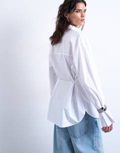 Model wearing Darted cuff oversized shirt in white