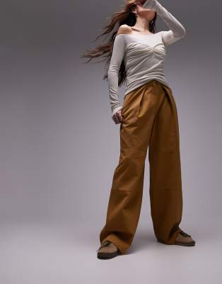 darted hem detail tailored wide leg pants in sand-Neutral