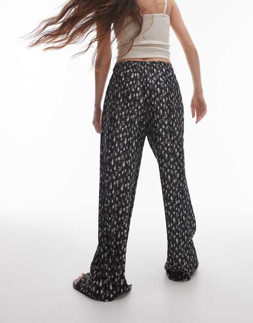 Topshop delicate floral crinkle plisse wide leg pants in black and white, 4 of 5
