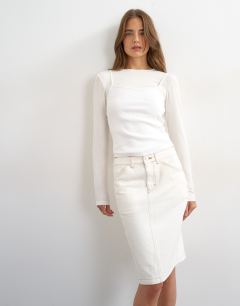 Model wearing Denim 90s midi skirt in bone