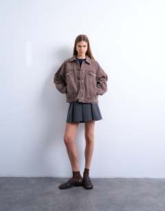 Model wearing Denim balloon jacket in otter