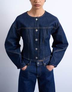 Denim cinch back shirt with ovoid sleeve in rinse