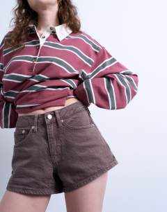 Model wearing Denim knicker short in brown