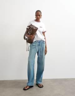 Denim lightweight jogger jean in mid blue