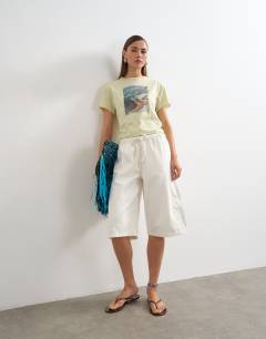 Denim pull on barrel short in bone