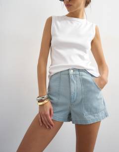 Model wearing Denim scout short in bleach