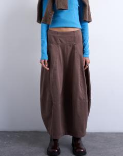 Model wearing Denim seamed barrel maxi skirt in otter