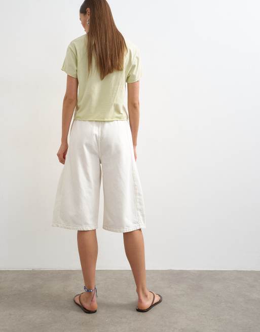 Topshop - Denim short met wijde ronde pijpen en elastische taille in beenwit, 4 van 5