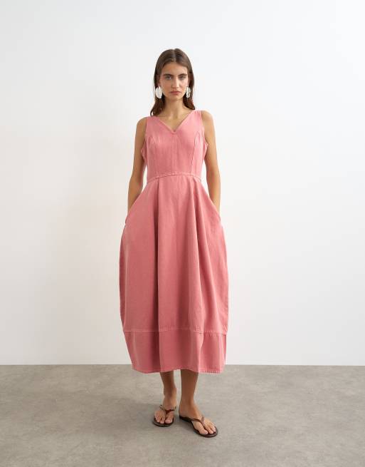 Topshop denim v neck barrel midi dress in pink, 3 of 4
