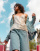 Thumbnail 1 van 5