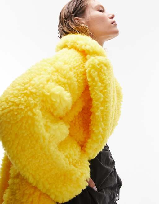 Topshop – Dicker Teddy-Mantel in Gelb ASOS