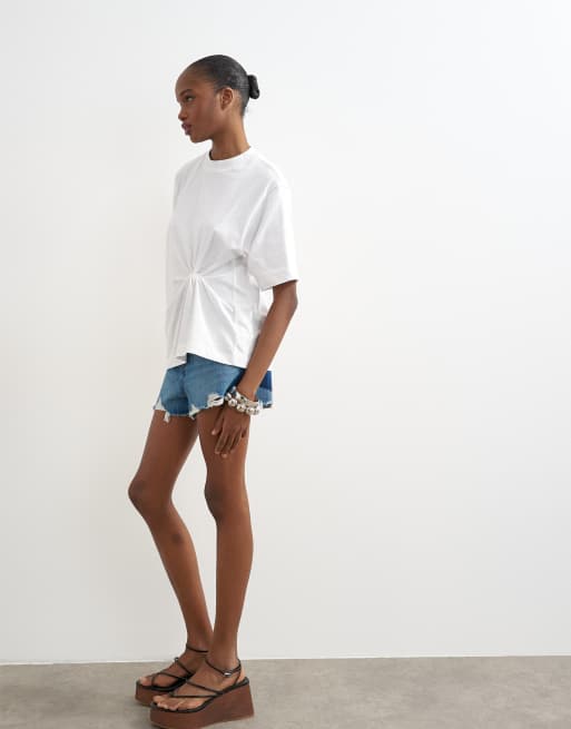 Topshop - Distressed denim short met A-lijn en split in rijk blauw, 2 van 5