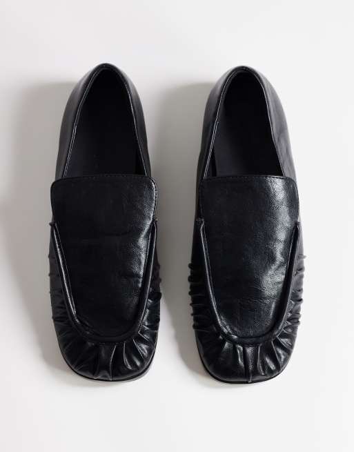 Topshop Dora loafers med rynkdetalj i svart, 3 av 4