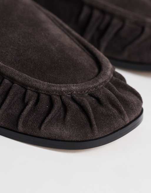 Topshop Dora real suede ruched loafers in chocolate, 4 of 4