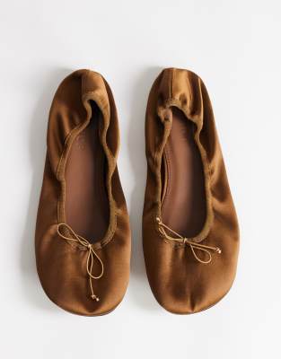 Topshop Dorothy Round Toe Ballet Flats In Brown