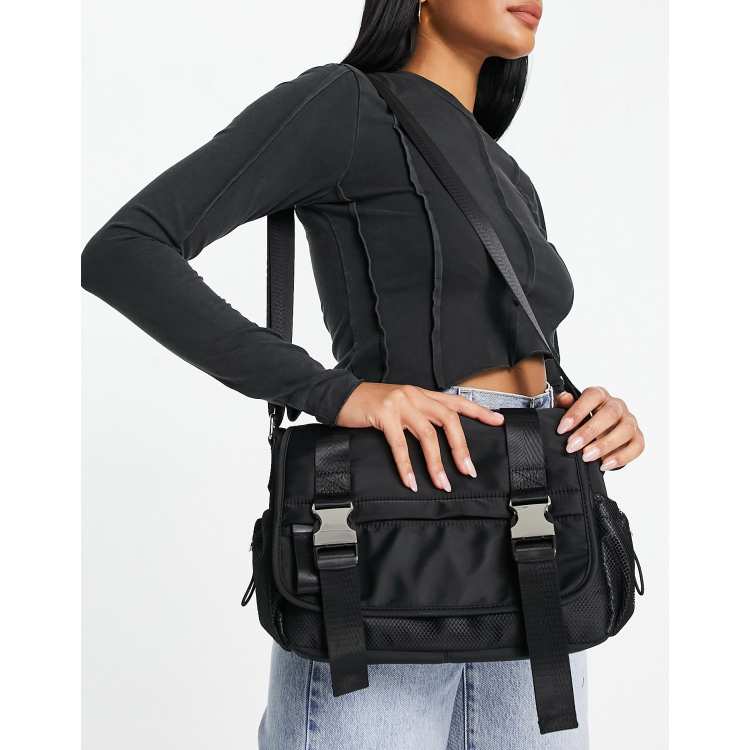 Buckle best sale messenger bag