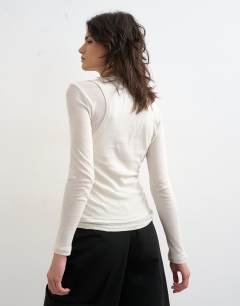 Model wearing Double layer long sleeve top in ecru