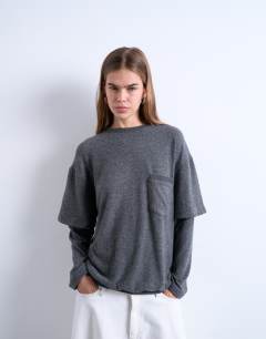 Double layered pocket t-shirt in charcoal grey