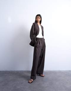 Double pleat suit trouser in brown