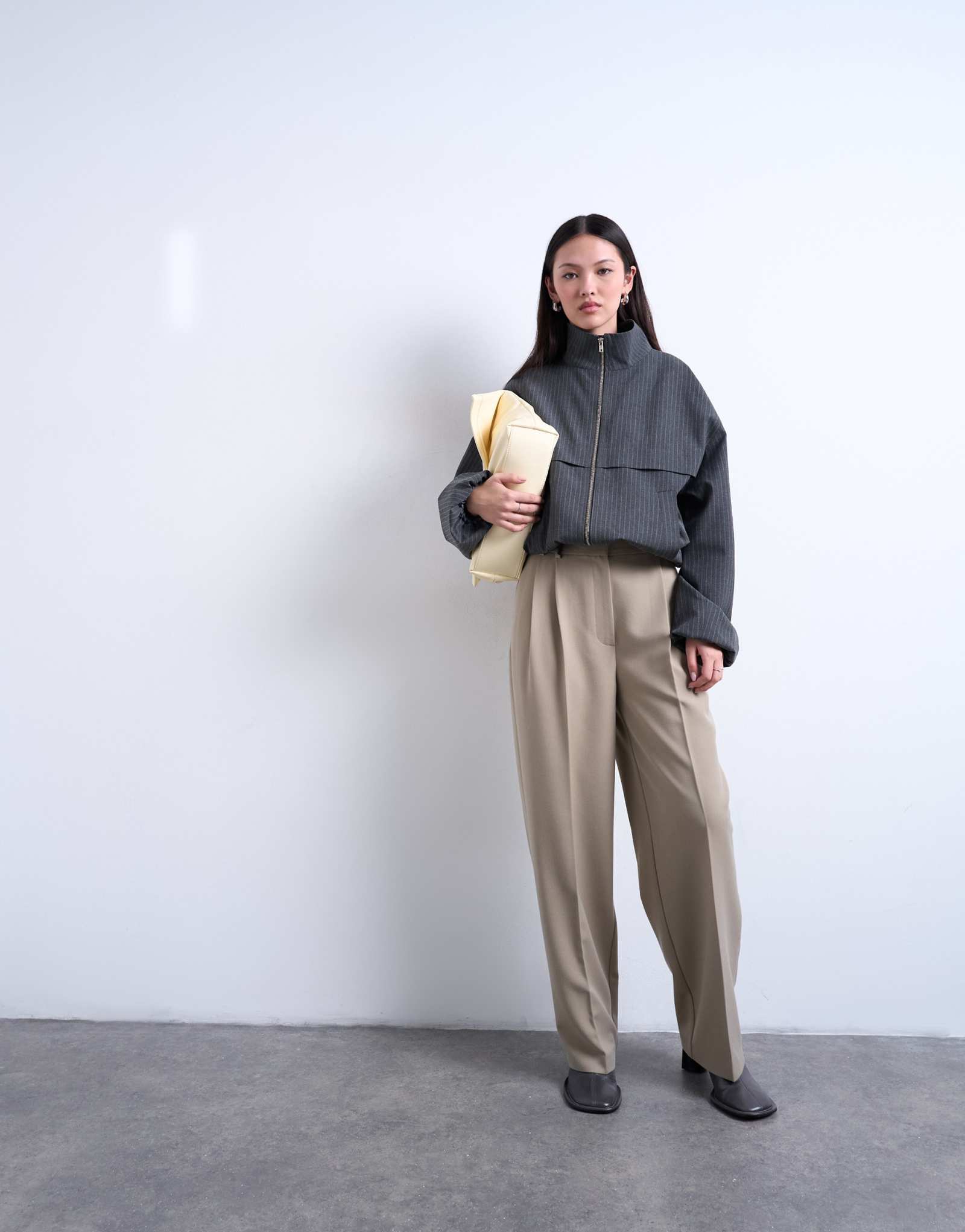 Брюки с двойной складкой Topshop темно-серого цвета с напуском - часть комплекта