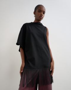 Draped asymmetric fringe detail top in black