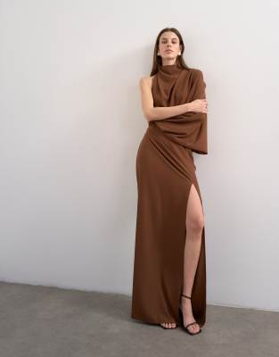 Topshop - Drapiertes Maxikleid in Schokobraun mit einem Ärmel-Brown