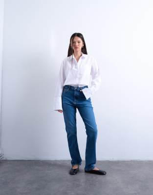 Topshop - Dree - Slim Straight Jeans in Mittelblau mit hohem Bund