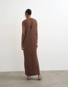 Model wearing Drop armhole rib maxi dress in chocolate brown