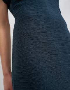 Model wearing Drop shoulder blouson waist crinkle maxi dress in navy
