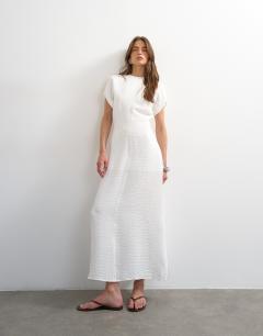Model wearing Drop shoulder blouson waist crinkle maxi dress in white