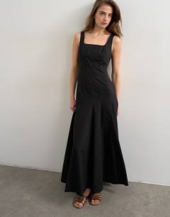 Dropped hem full circle skirt sundress in black