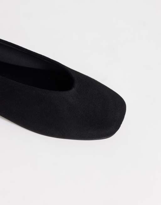 Topshop Duke faux suede chiselled ballet flat in black, 3 of 4
