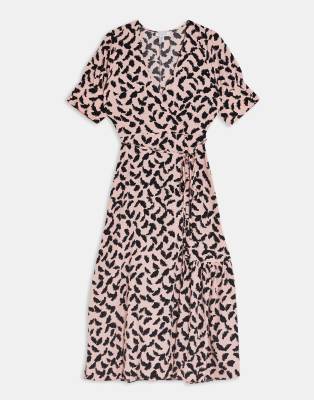 Topshop - Durchgeknöpftes Midi-Wickelkleid in Rosa