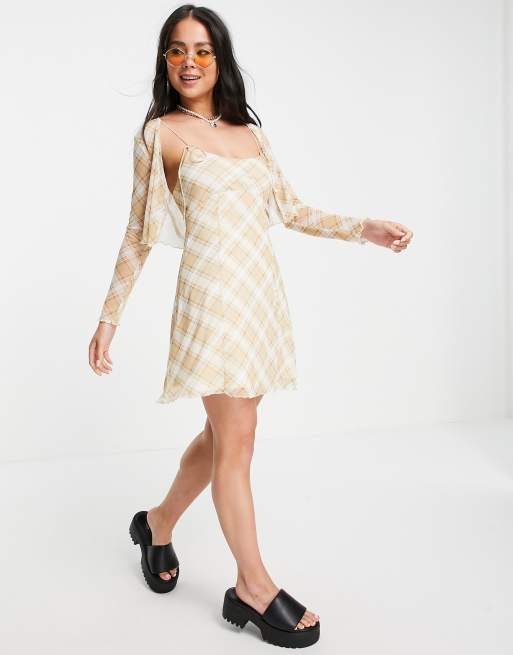 Topshop – Dżersejowa sukienka mini na ramiączkach z kardiganem w kratę w naturalnym kolorze