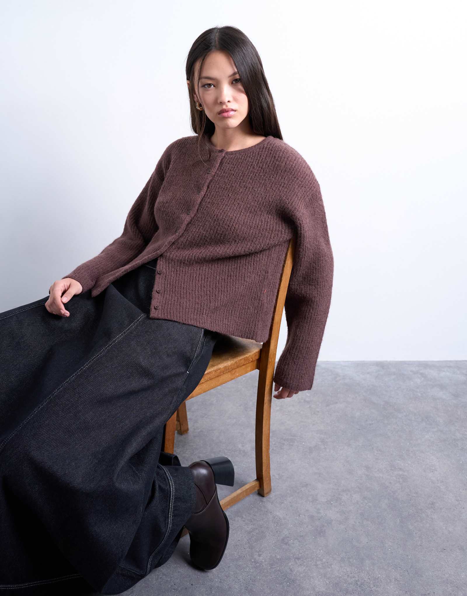 Непринужденный кардиган шоколадного цвета легкой вязки в рубчик от Topshop