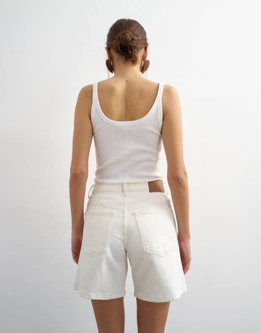 Topshop – Editor – Bequeme, elastische Jeans-Shorts in Knochenweiß, 5 von 5