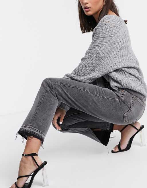 Topshop – Editor – Jeans mit geschlitztem Saum in Grau