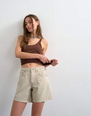 Topshop - Editor - Jeansshorts in Hellbeige-Neutral