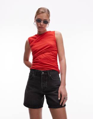 Topshop - Editor - Jeansshorts in verwaschenem Schwarz