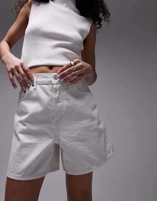 Topshop – Editor – Jeansshorts in Weiß