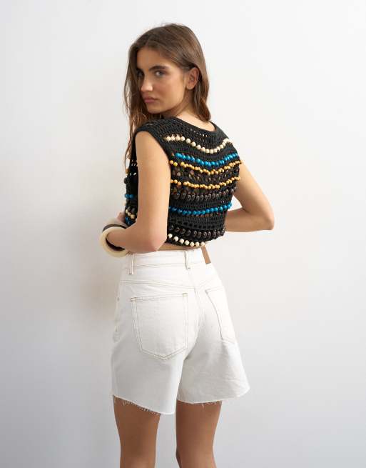 Topshop - Editor - Pantaloncini di jeans con fondo grezzo color osso, 5 di 5