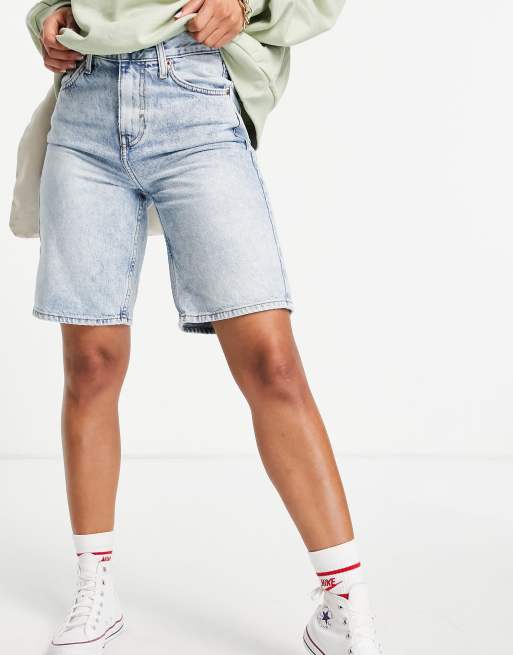 Topshop - Editor - Pantaloncini taglio lungo candeggiati 