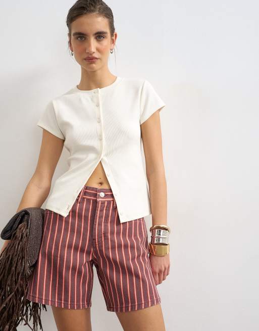 Topshop - Editor - Pantalones cortos vaqueros rojos a rayas rosas