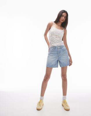 Topshop - Editor - Shorts aus Denim in ausgebleichter Optik-Blau