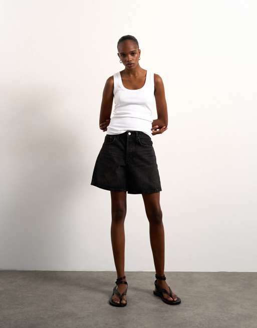 Topshop - Editor - Sorte forvaskede shorts i denim