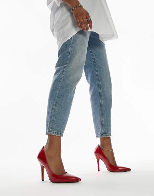 Red pumps hot sale with jeans